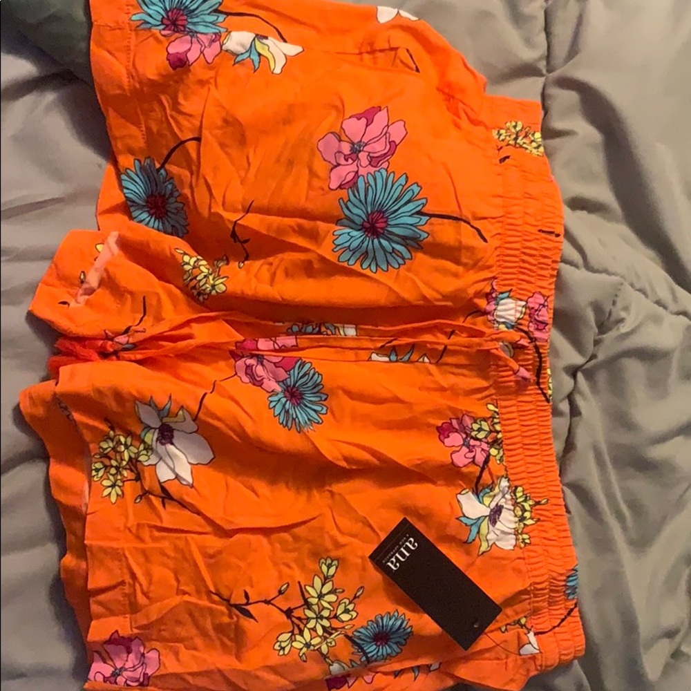 Flowy lightweight floral short